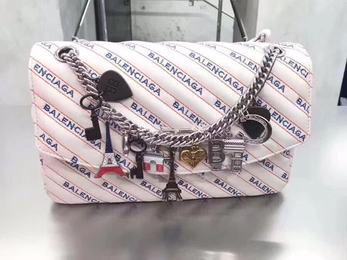 BALENCIAG巴黎世家 白色刺繡logo 白色暗扣 翻蓋鏈條包 單肩斜挎包  BL1814